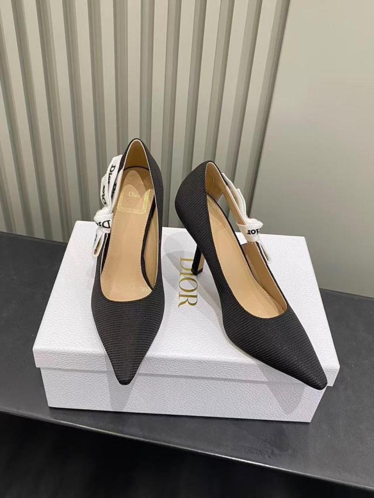 حذاء بامب Dior J'Adior الكلاسيكي