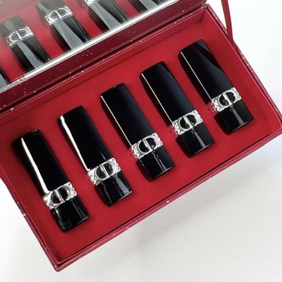 مجموعة مكياج ROUGE DIOR بإصدار محدود من ديور مات