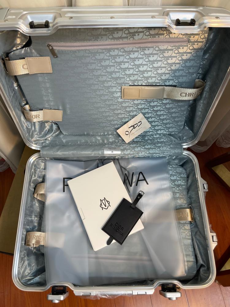 حقيبة سفر X RIMOWA من ديور - فضي وكحلي