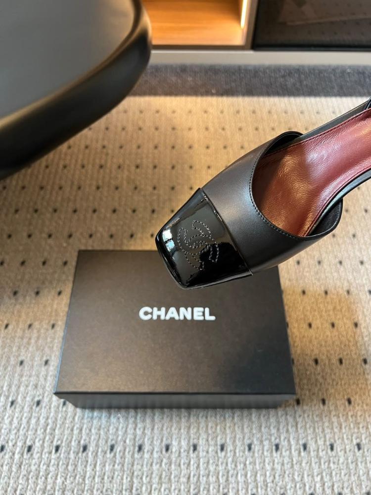 حذاء شانيل Slingback بكعب