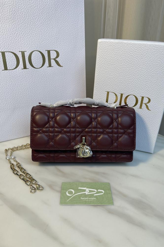 حقيبة Lady Dior مقاس 21