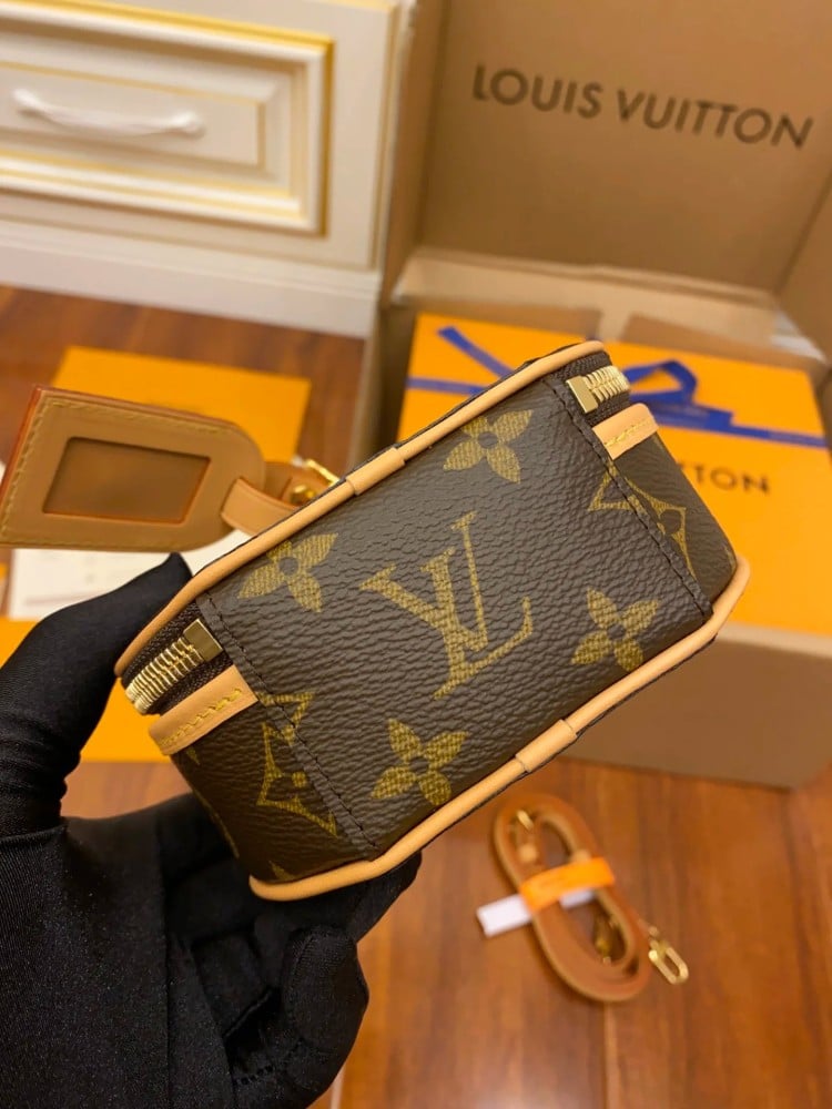 حقيبة لويس فيتون Mini Boite Chapeau