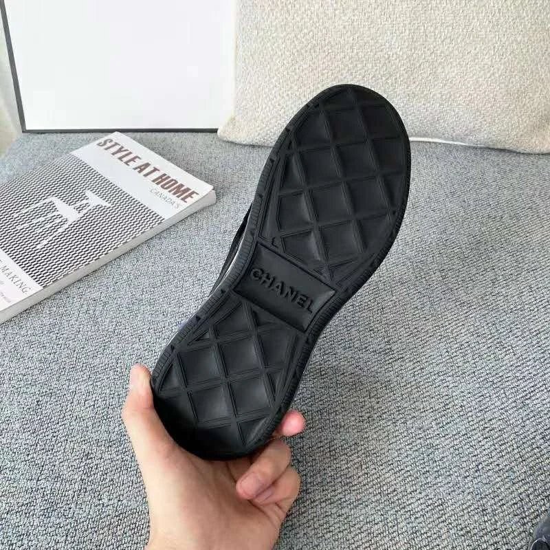 Chanel Sneakers - أسود