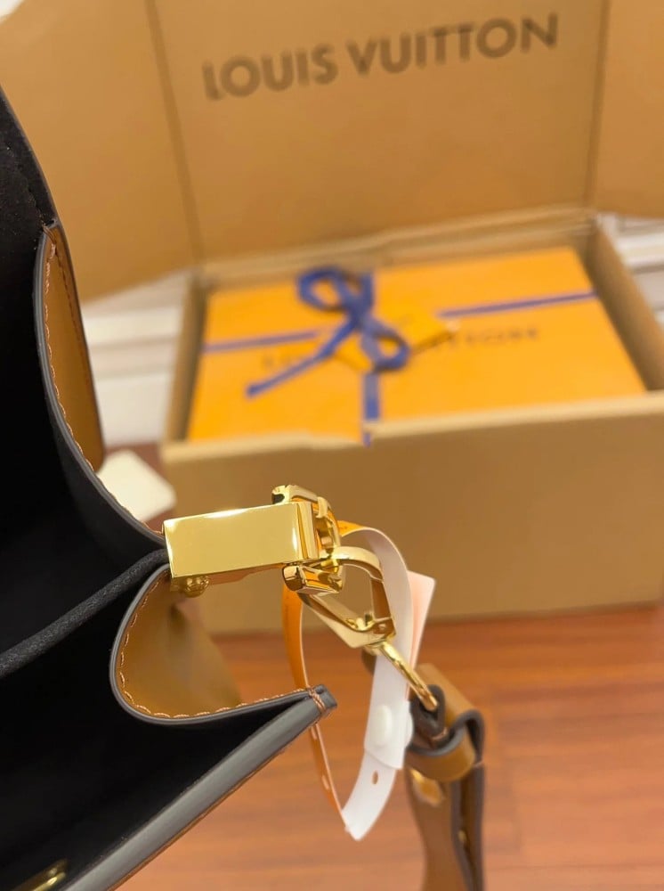لويس فيتون Mini Dauphine