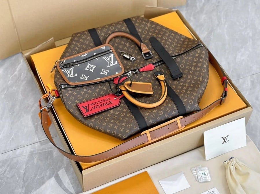 حقيبة لويس فيتون Keepall Bandoulière بني