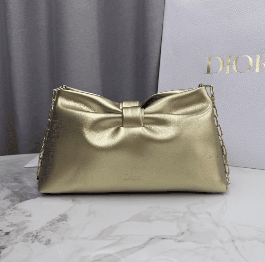 حقيبة Dior Bow الصغيرة من مجموعة Dior Or - ذهبي
