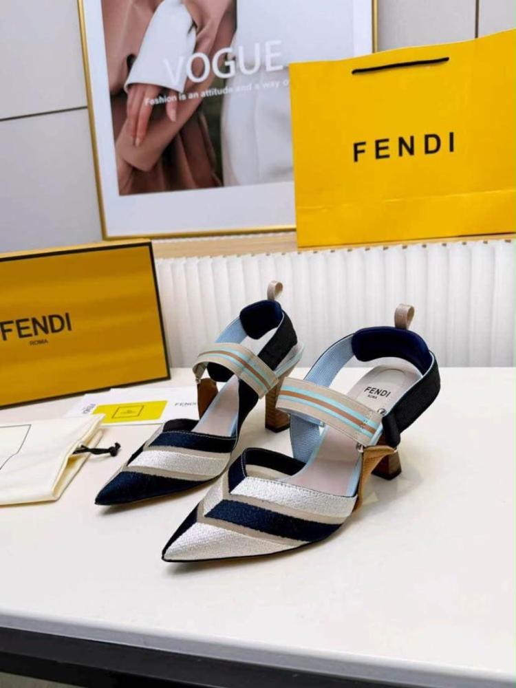 حذاء FENDI Colibrì بالكعب العالي