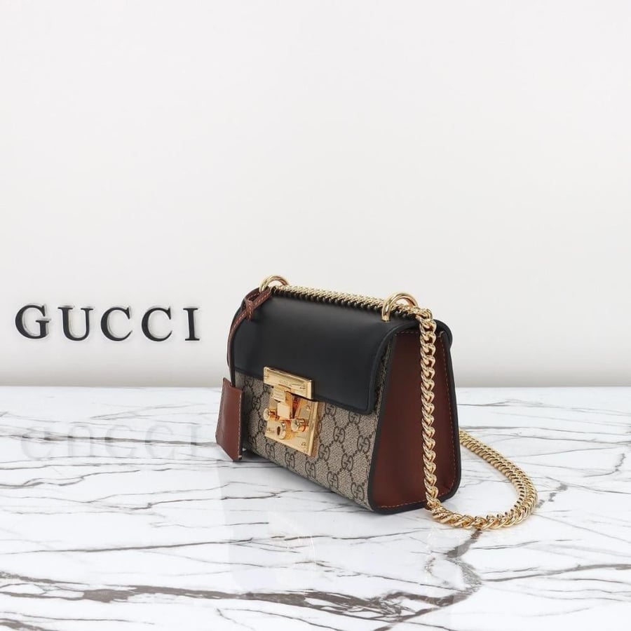 غوتشي Padlock Small GG