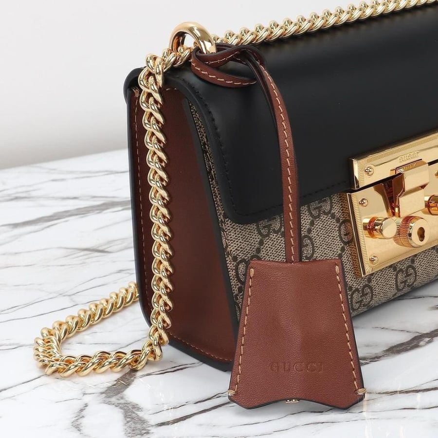 غوتشي Padlock Small GG