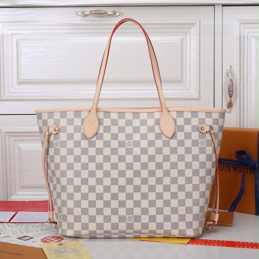 حقيبة لويس فيتون Neverfull MM - بيج