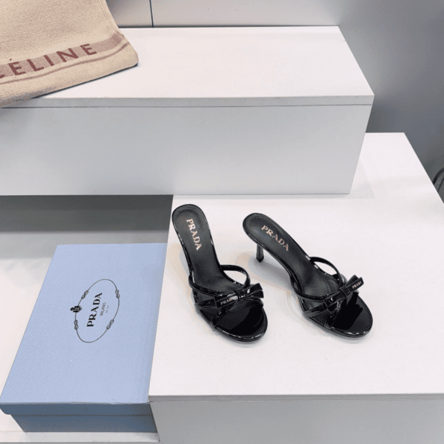 صندل Prada بعقدة - أسود