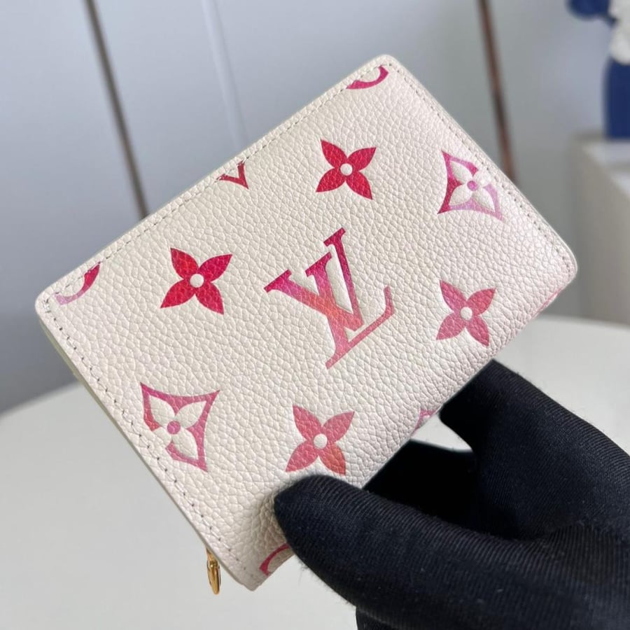 محفظة نسائية فيكتوراين  Victorine من  Louis Vuitton