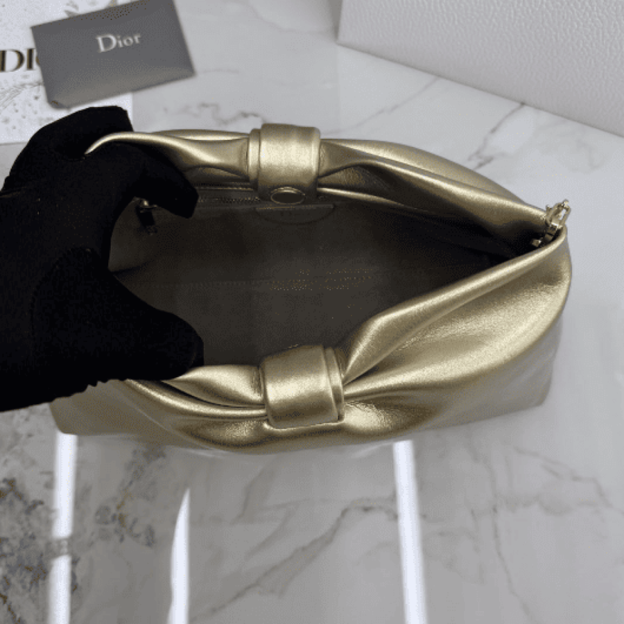 حقيبة Dior Bow الصغيرة من مجموعة Dior Or - ذهبي