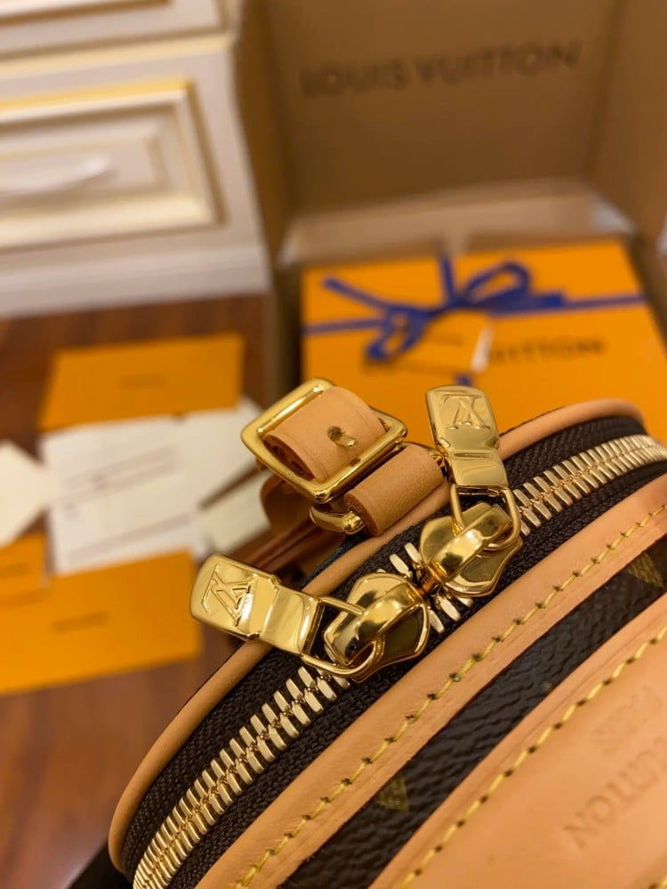 حقيبة لويس فيتون Mini Boite Chapeau