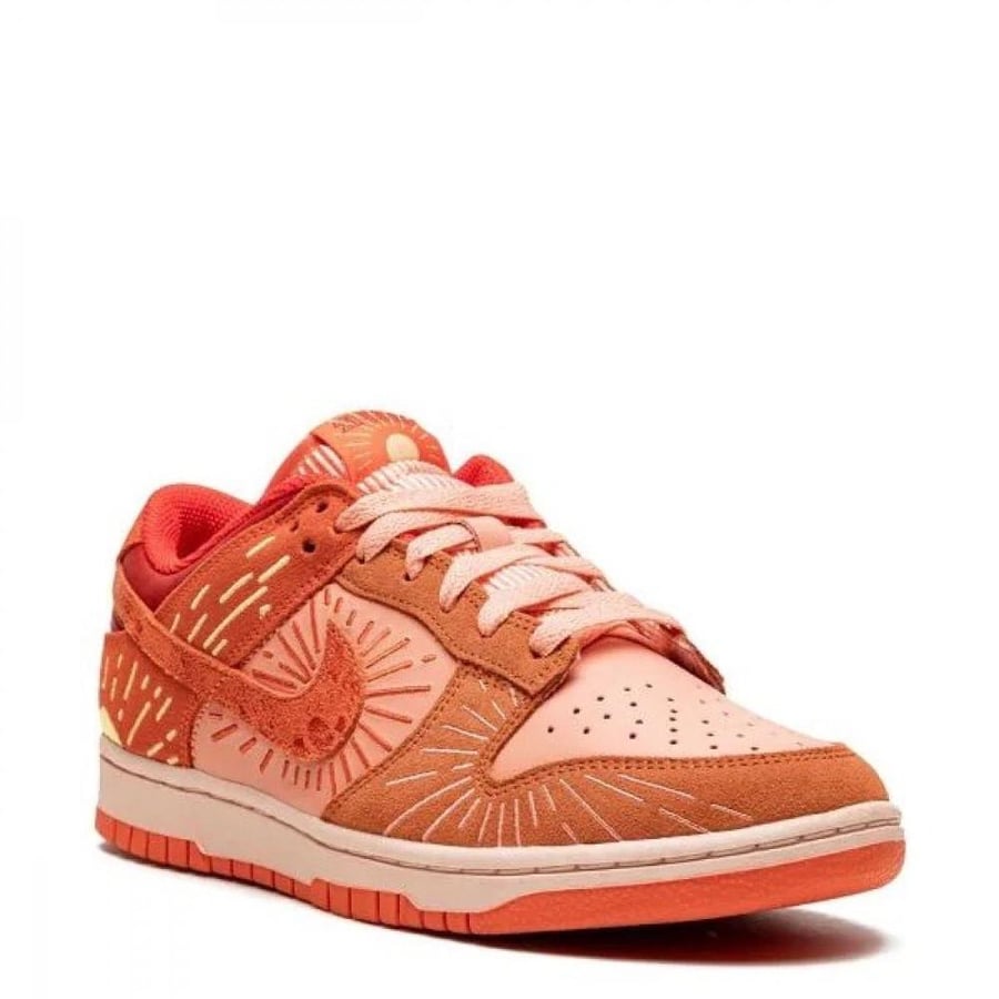 Nike Dunk Low low top