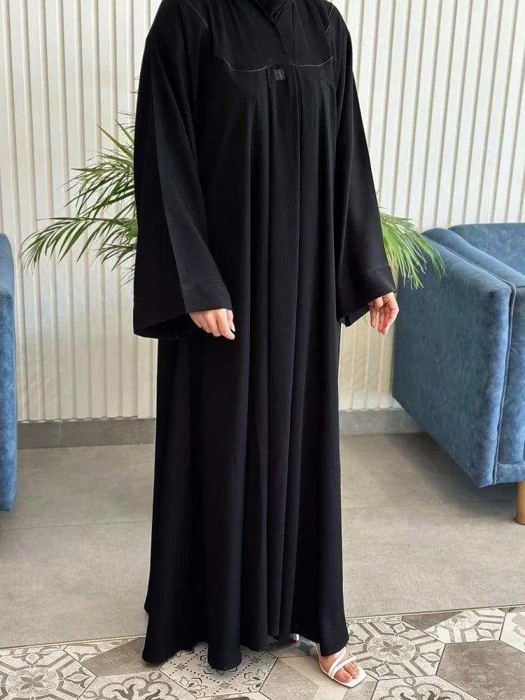 عباية لينا