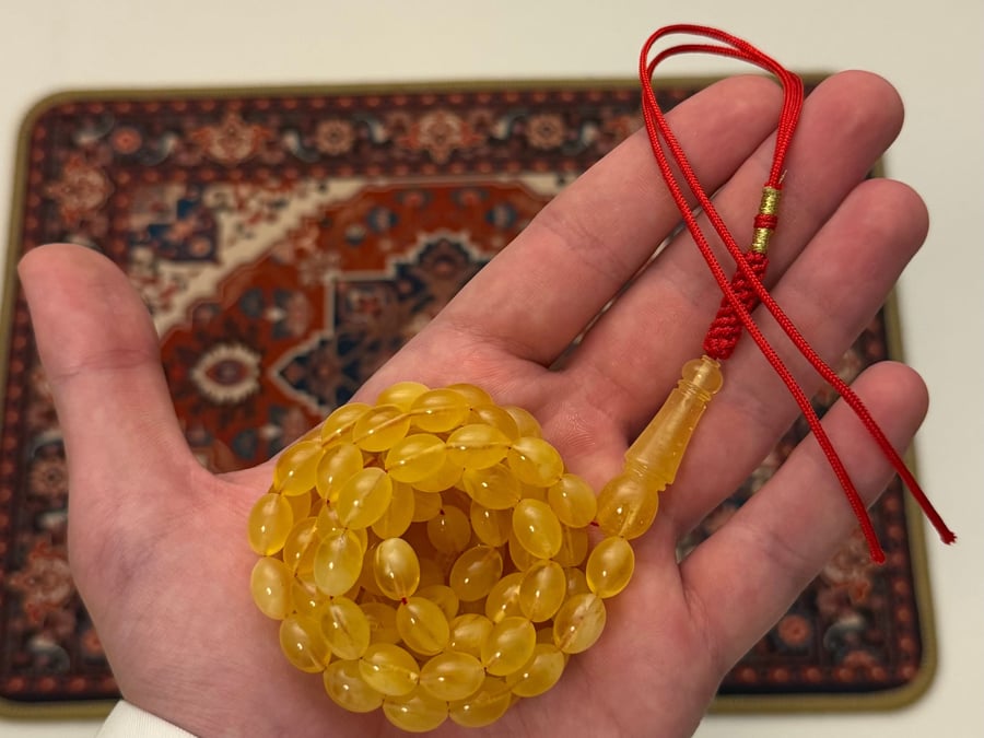 كهرمان طبيعي (قصة بيض الحمام)
