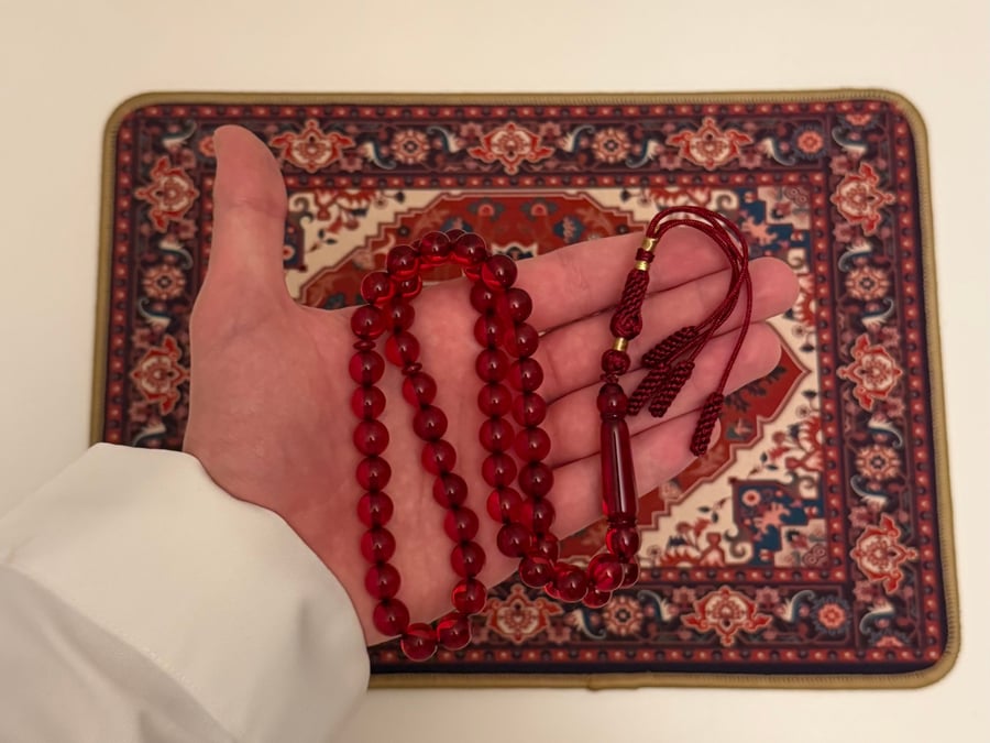 مسباح بكلايت أحمر شفاف