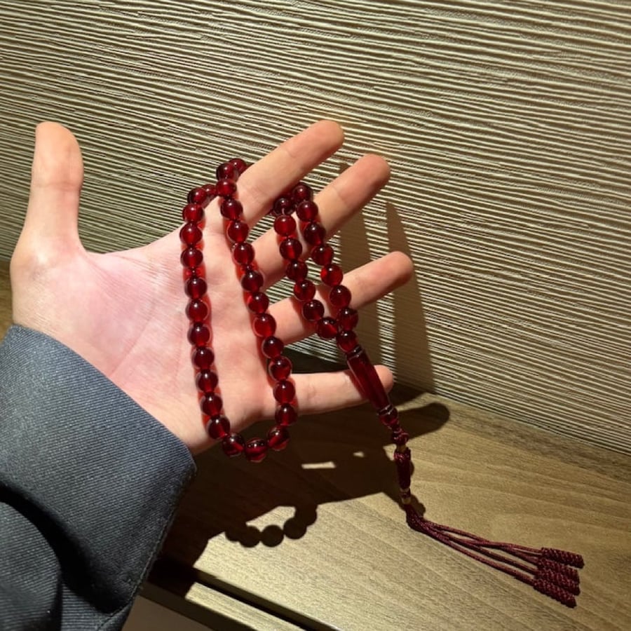 مسباح بكلايت أحمر شفاف