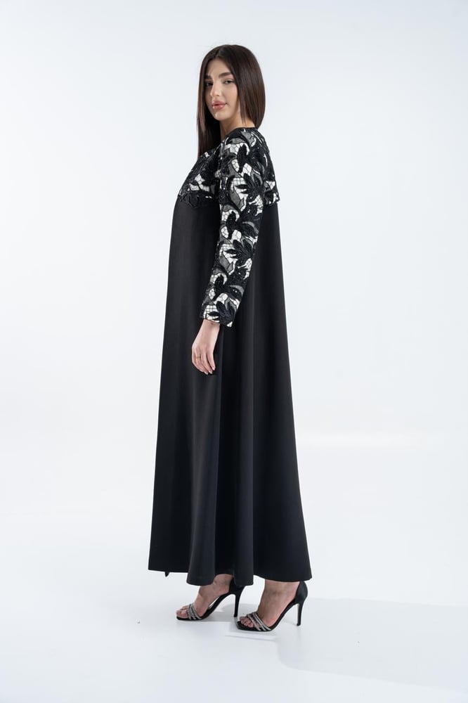 Noir Lace Royal (Black)