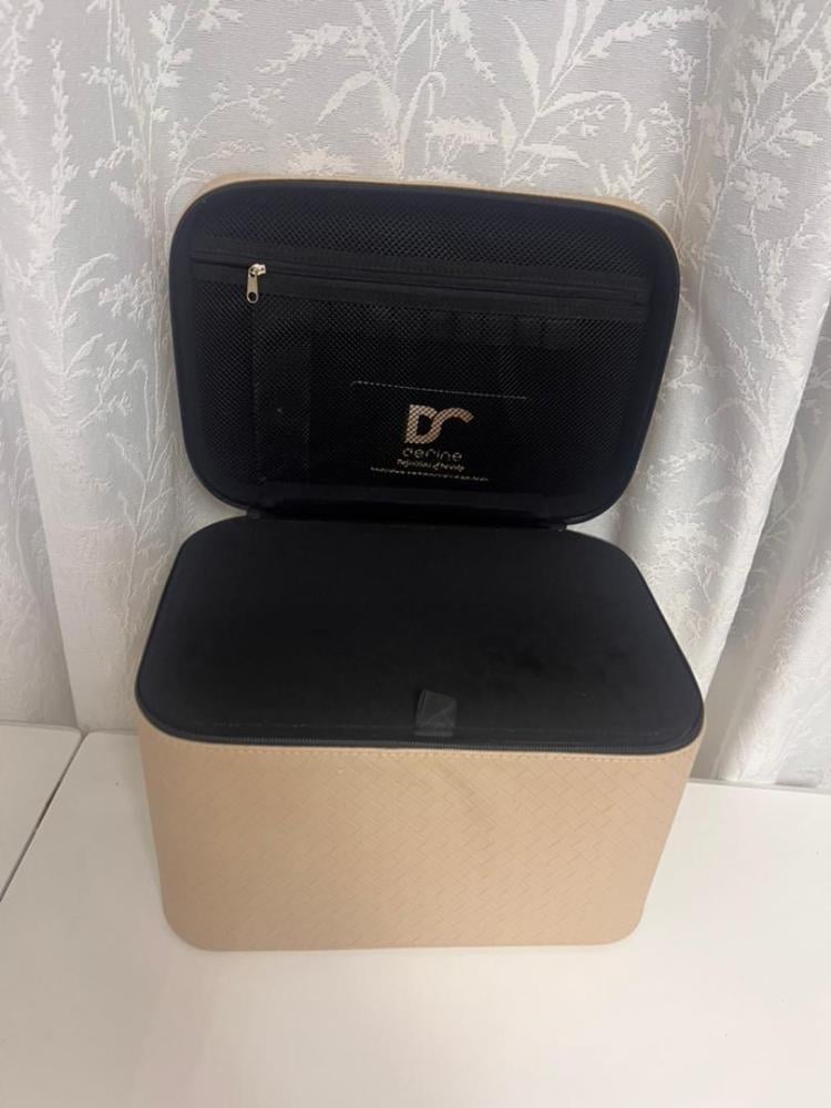 شنطة عطور كبيرة اللون بني فاتح واللون الداخلي اسود - Light brown inside black
