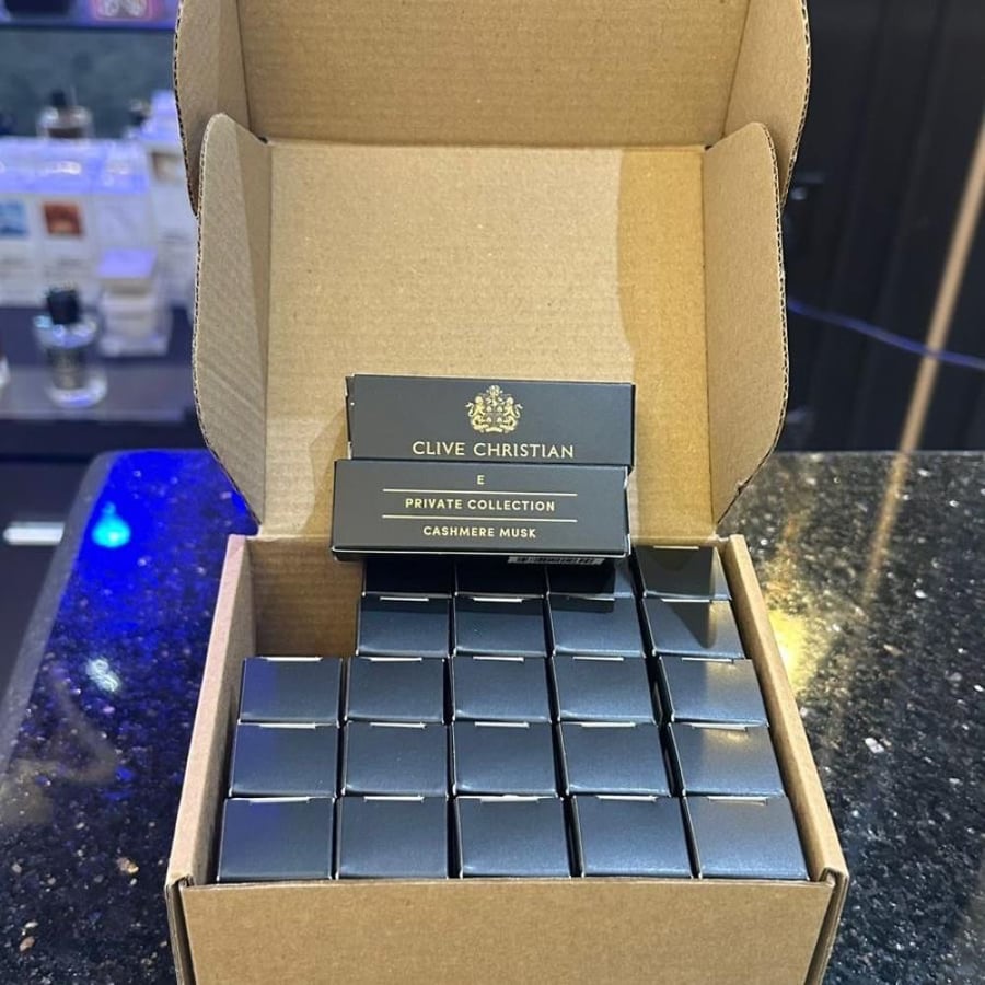 بكج عينات   E Cashmere Musk Clive Christian