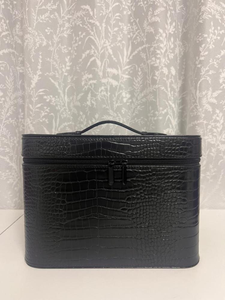 شنطة عطور كبيرة اللون أسود تمساحية  -Black Crocodile Collection