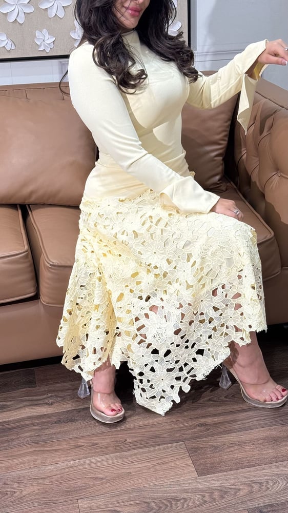 فستان ياسمين | Yasmin Dress – فستان كريب استرتش بجوبير