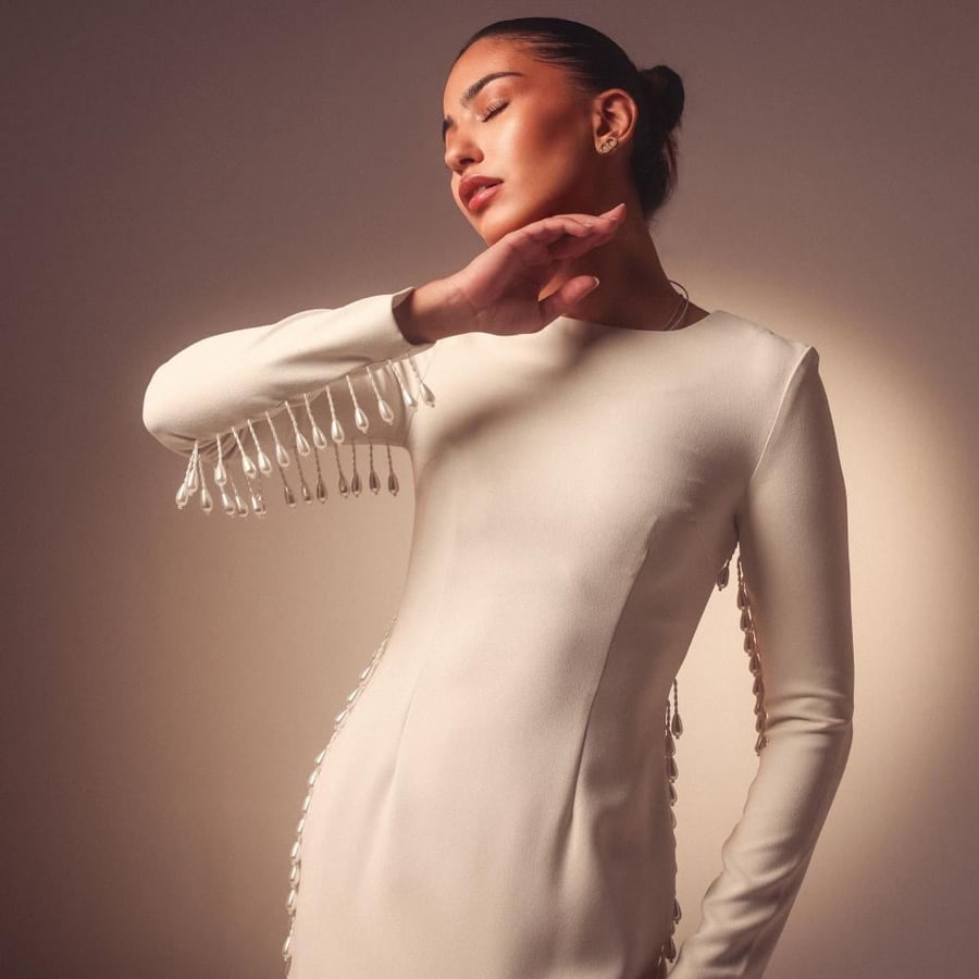 GLEAM in off white