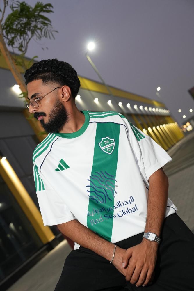 عرض تيشرت الاهلي اللون الابيض 2026