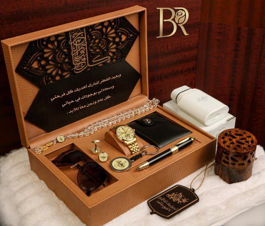 طقم هدايا رجالي بالاسم ساعه استيل ومجموعة اكسسوارات وعطر