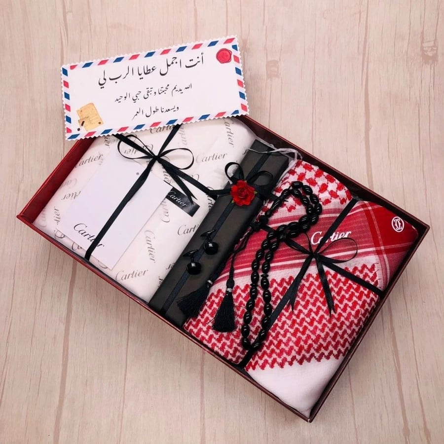طقم كارتير افخم الهدايا الرجاليه شكل مرتب بكرت اهداء
