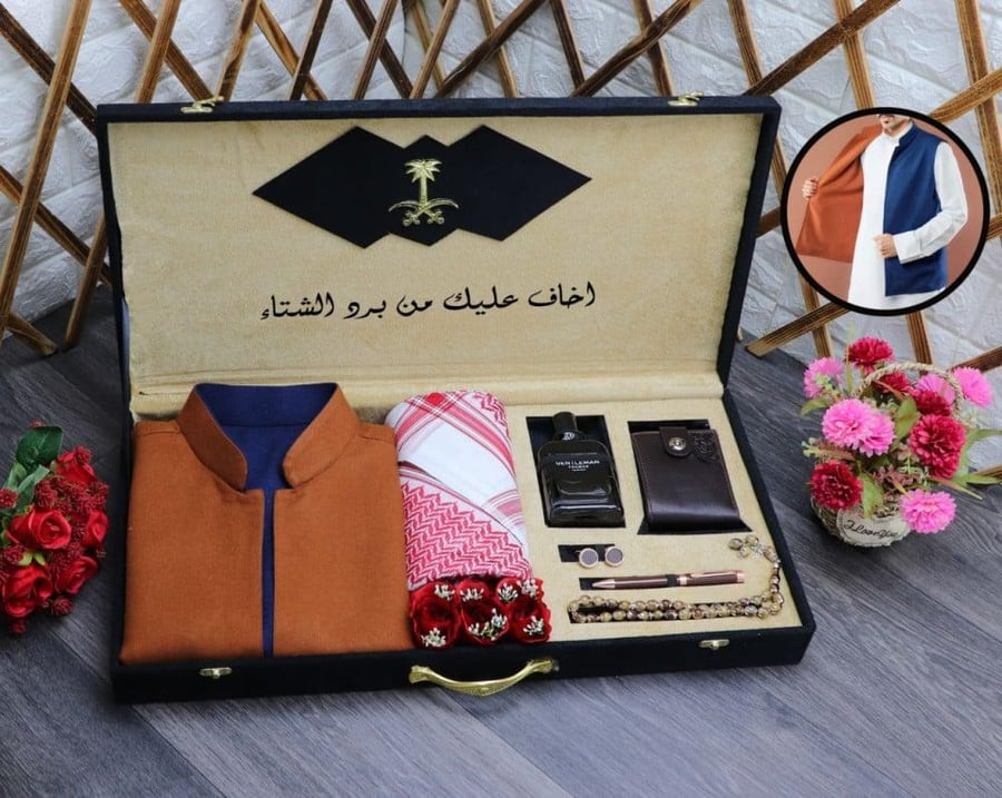 افخم الهدايا الرجاليه الشتويه بكس سديري وشماغ وعطر ومحفظه وقلم وعبارة اهداء