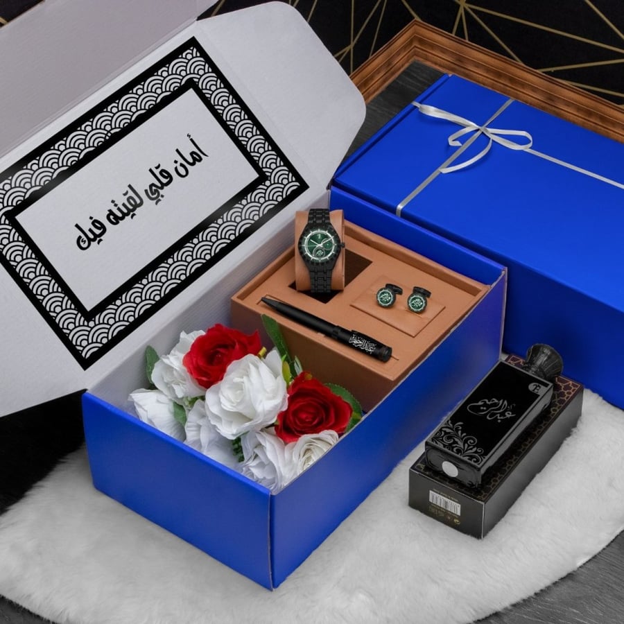 طقم رجالي هدايا فخمه مع كرت اهداء بعبارات مختاره ونحت الاسم حسب الطلب