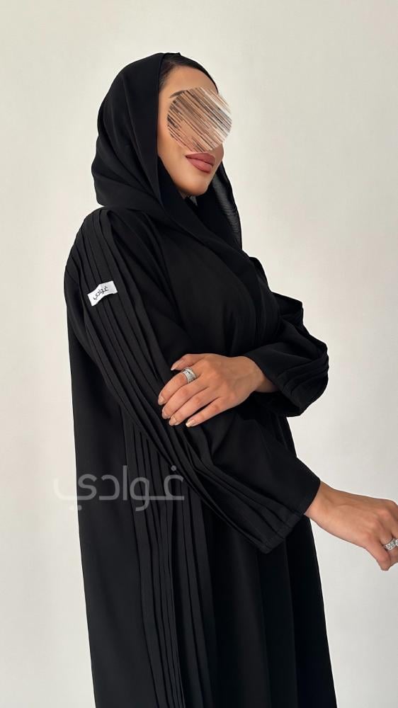 سعر عبايات سوداء خروج ربع كلوش بكسرات جانبية - غوادي