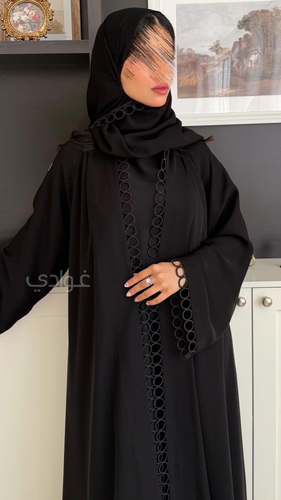 عباية سوداء فاخرة بتفاصيل كلفة راقية-11285