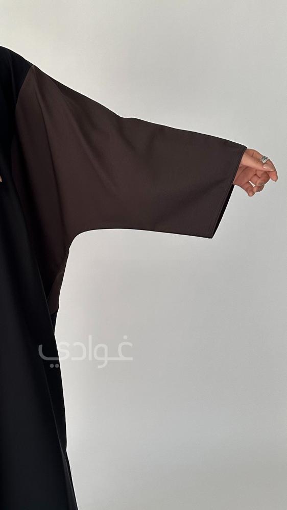 اسعار عباية سوداء فخمة بشت واكمام باللون البني بقماش ليمار - غوادي