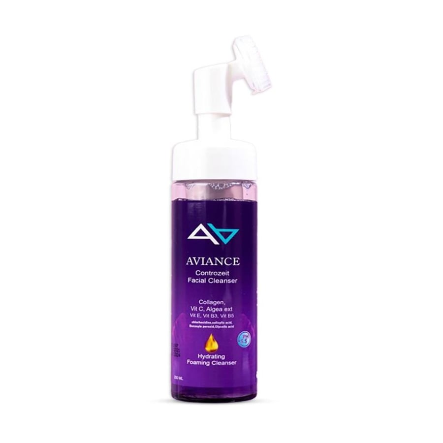 نظافة عميقة ونضارة فورية مع Hydrating Foaming Cleanser