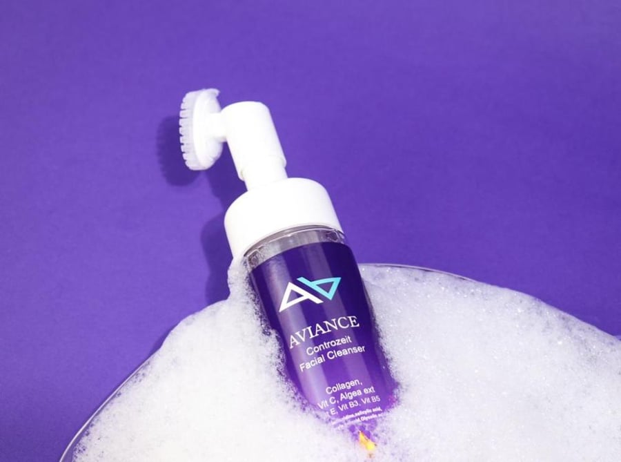 نظافة عميقة ونضارة فورية مع Hydrating Foaming Cleanser
