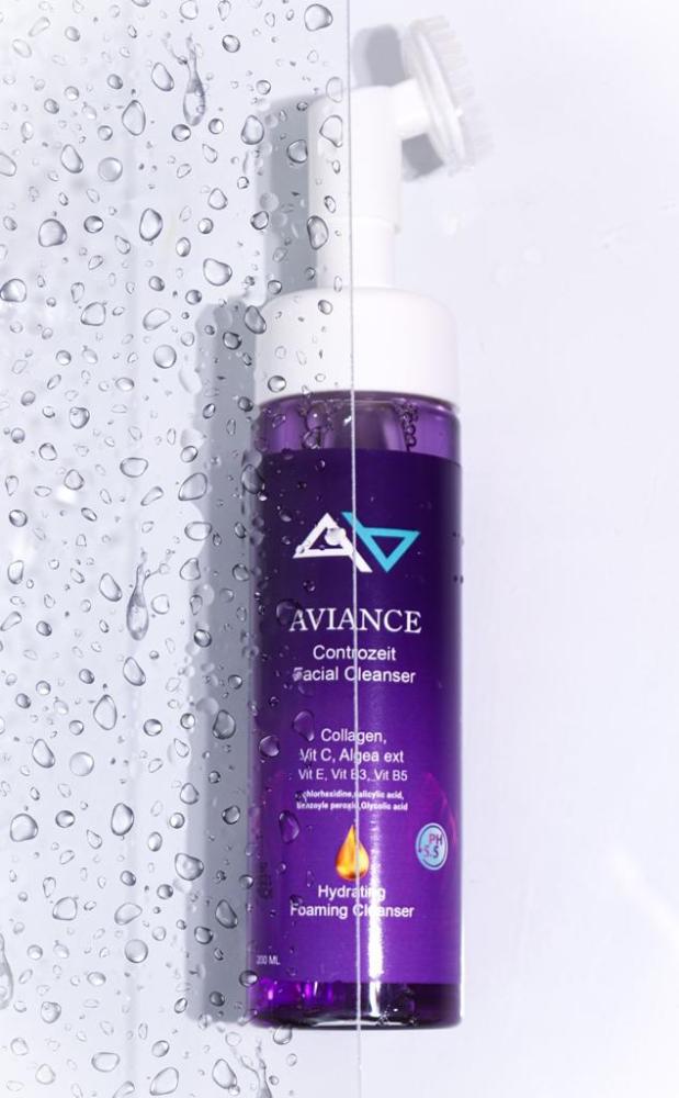 نظافة عميقة ونضارة فورية مع Hydrating Foaming Cleanser