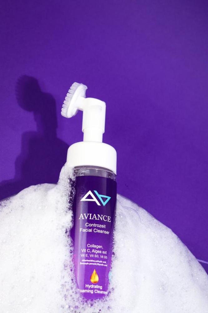نظافة عميقة ونضارة فورية مع Hydrating Foaming Cleanser