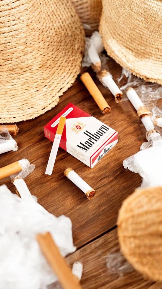 مارلبورو احمر أمريكي Marlboro Red سجائر كلاسيكية فاخرة