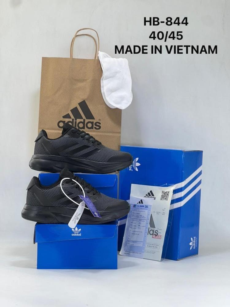حذاء من ماركه اديداسAdidas Running