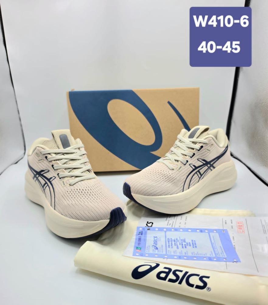 حذاء من ماركه ايسكس ASICS الرياضي