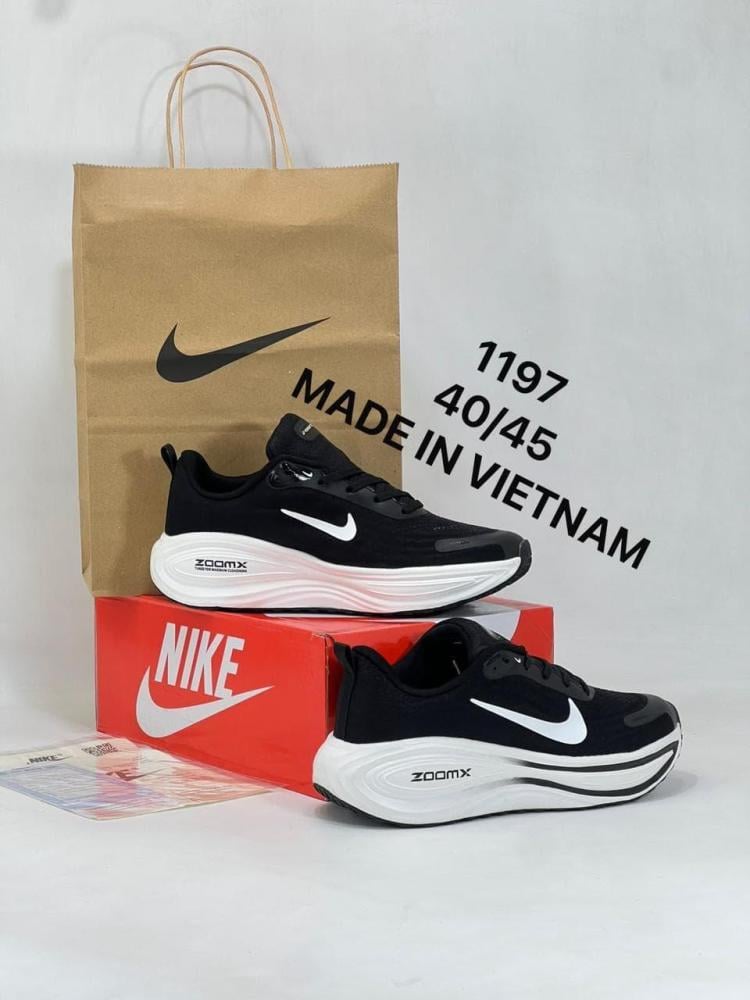حذاء Nike الرياضي الزوم