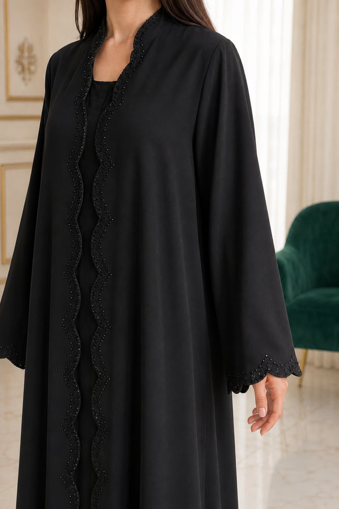 عباية تموّج الأسود