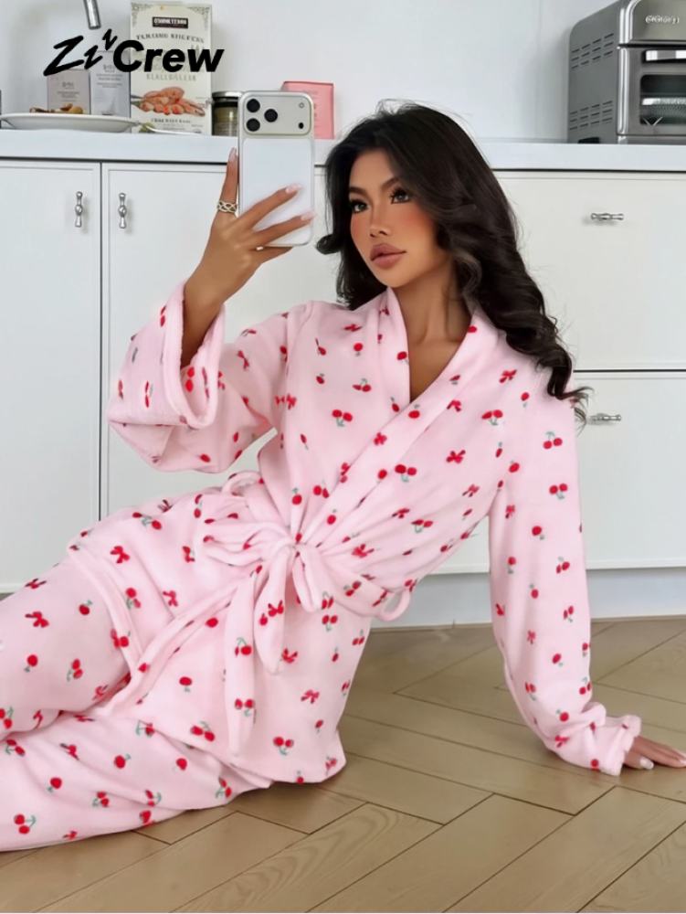 ZzzCrew طقم بيجامة نسائي من الفلانيل الناعم بطبعة فيونكة الكرز