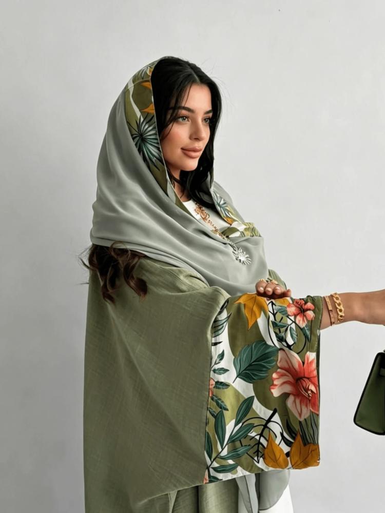 عبايات ملونة فخمة