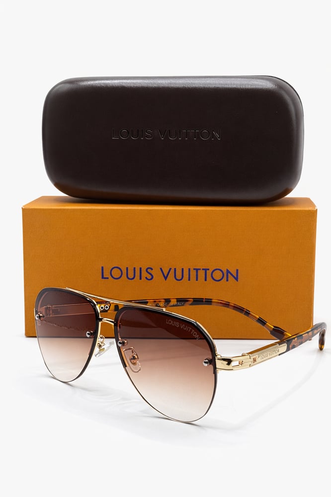 نظاره Aviator من لويس فويتون