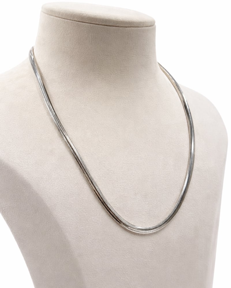 سلسله حرير مقاس وسط Snake Chain فضه